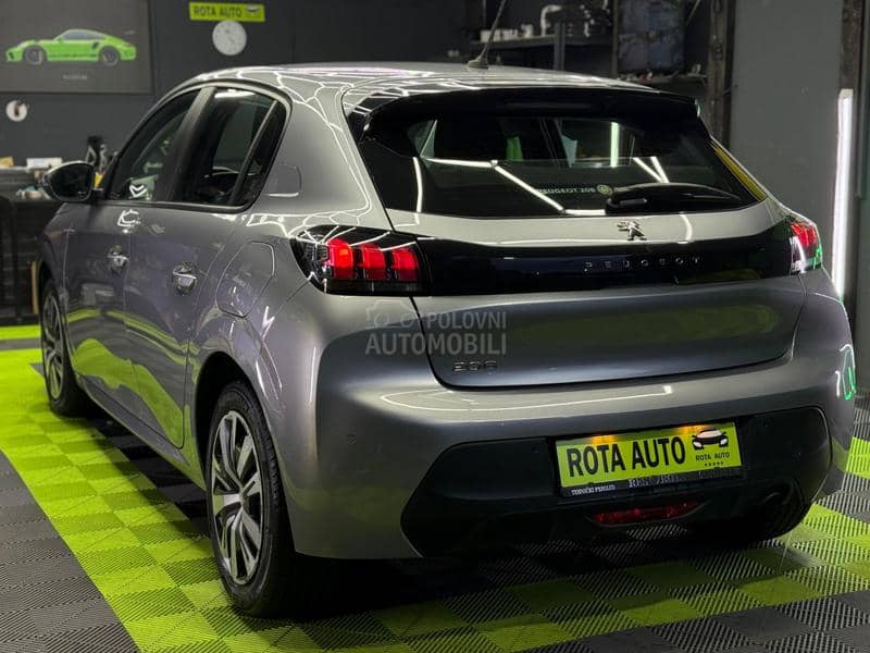 Peugeot 208 1.2B/fabričko stanje