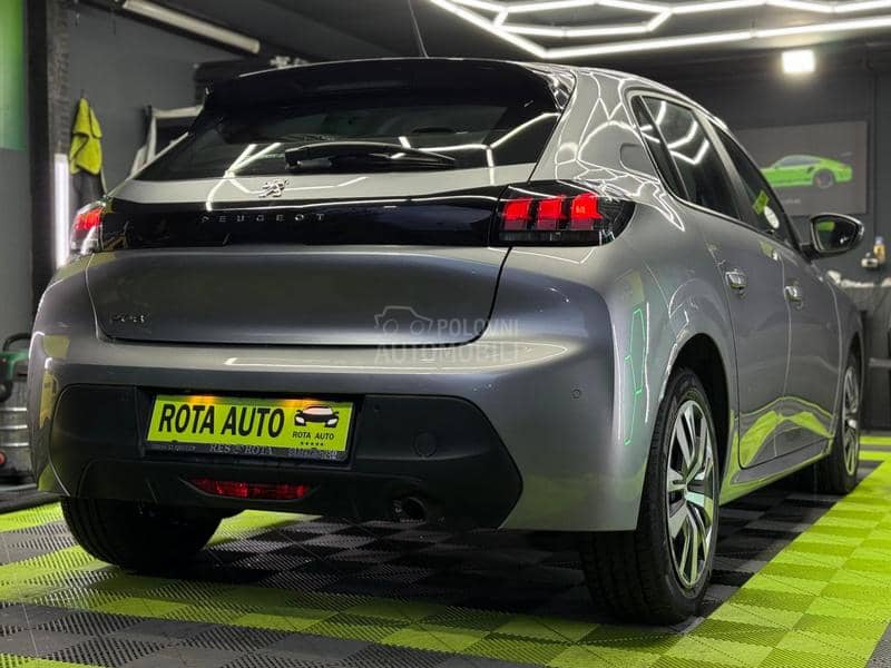 Peugeot 208 1.2B/fabričko stanje