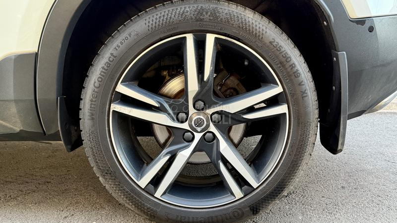 Volvo XC40 D4 AWD R Line