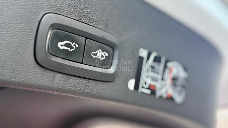 Volvo XC40 D4 AWD R Line