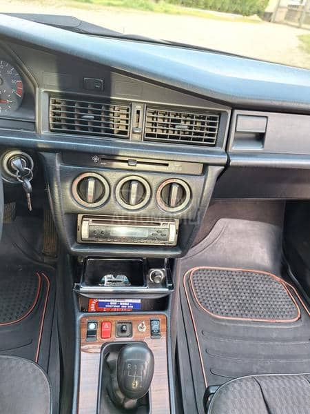 Mercedes Benz 190 190E 2.0