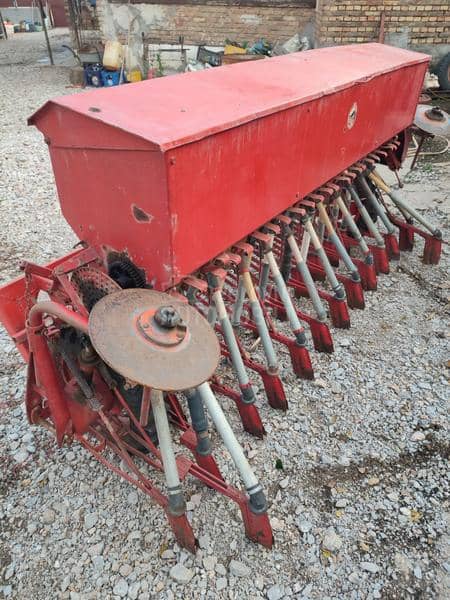 IMT zitna sejalica 23 lule