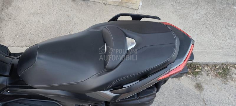 Yamaha x max