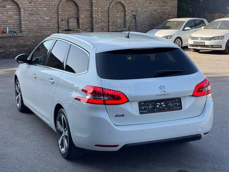 Peugeot 308 ALURE LED PERLA