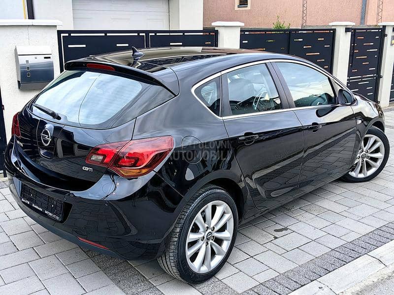 Opel Astra J COSMO NAVl XEN0