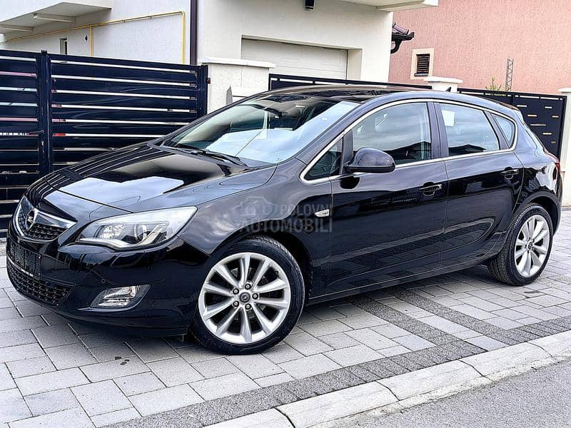 Opel Astra J COSMO NAVl XEN0
