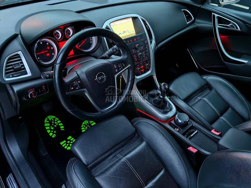 Opel Astra J COSMO NAVl XEN0