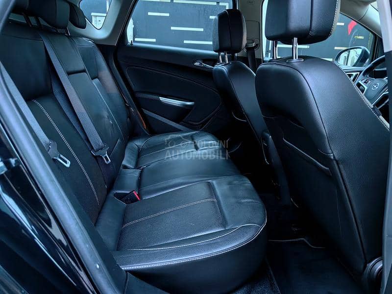 Opel Astra J COSMO NAVl XEN0