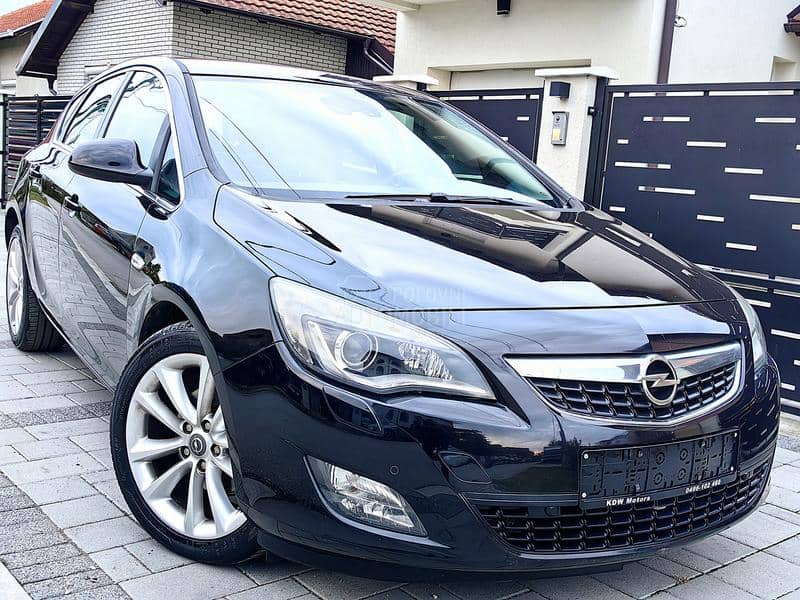 Opel Astra J COSMO NAVl XEN0