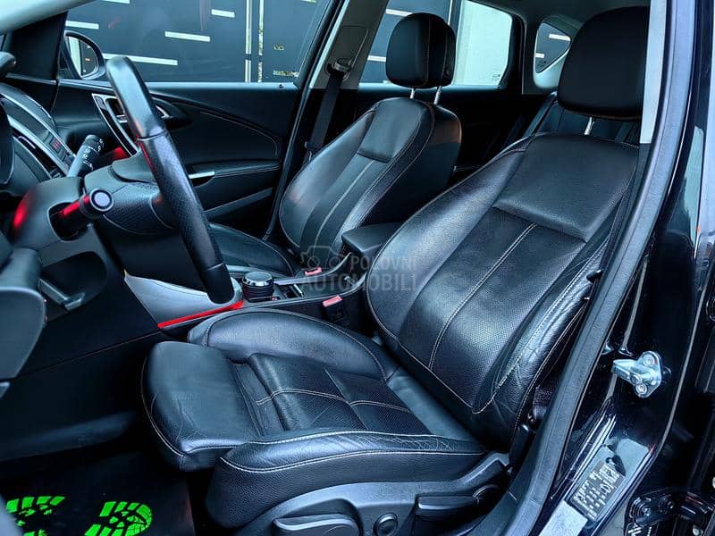 Opel Astra J COSMO NAVl XEN0