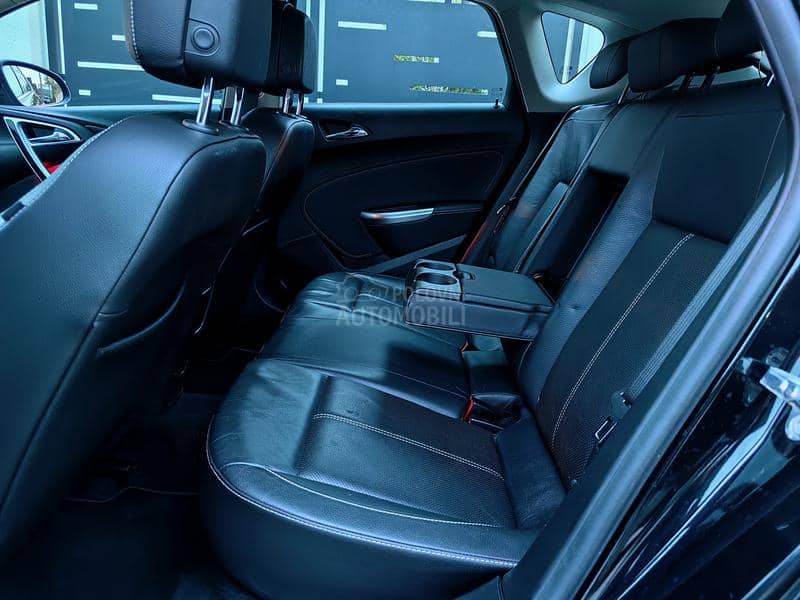 Opel Astra J COSMO NAVl XEN0