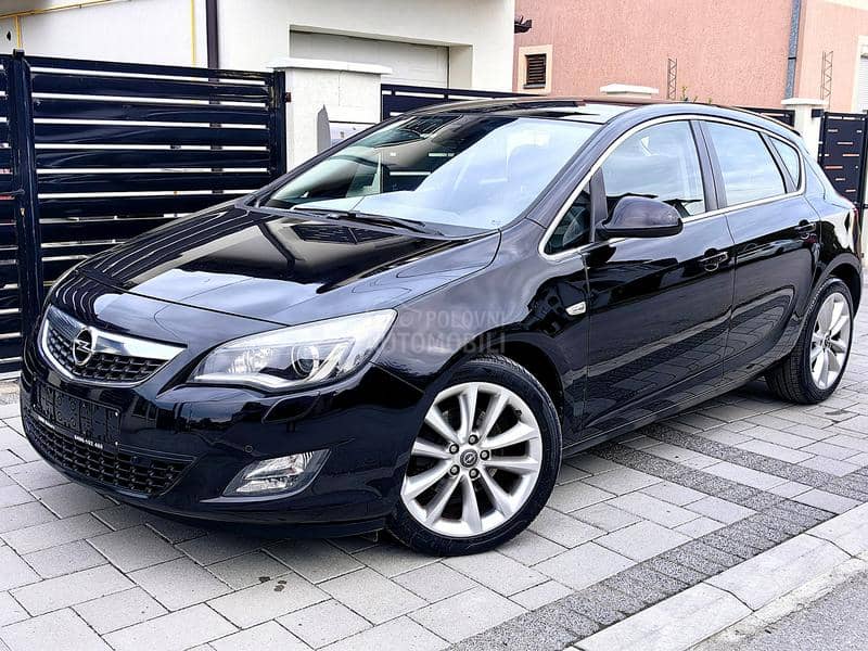 Opel Astra J COSMO NAVl XEN0