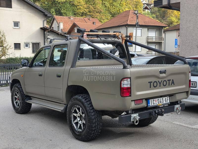 Toyota Hilux 2.4 TD