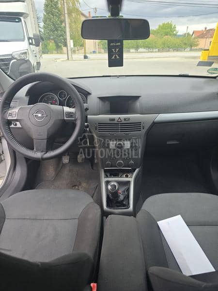 Opel Astra H 