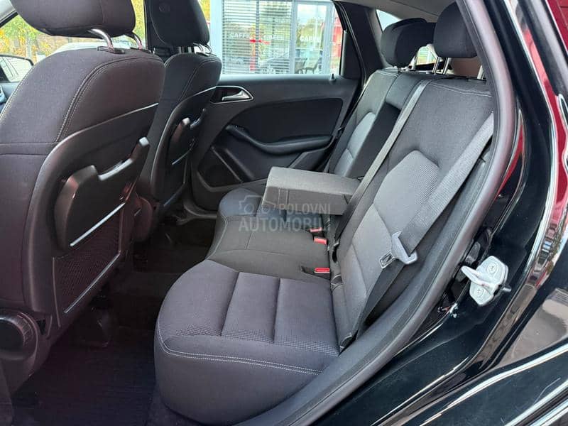 Mercedes Benz B 180 1.6B/Xenon/CH