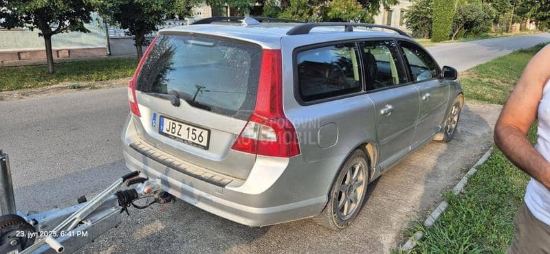 Volvo V70 