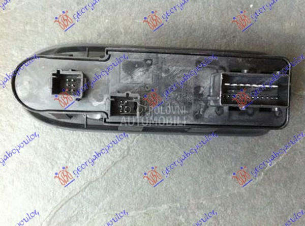 PREKIDAC U PREDNJIM VRATIMA (E