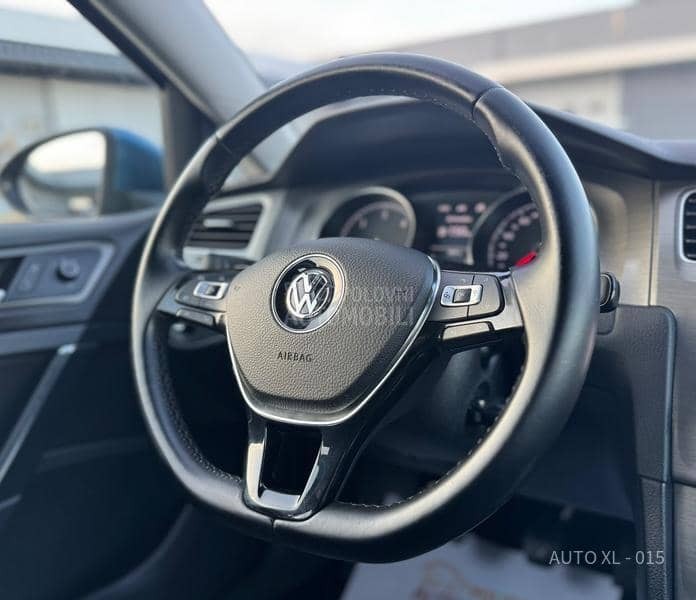 Volkswagen Golf 7 1.6 TDI // NAV