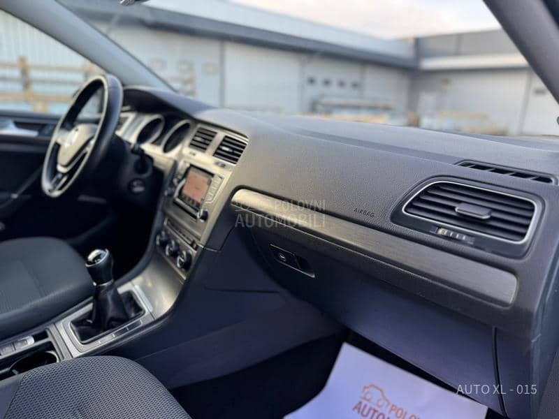 Volkswagen Golf 7 1.6 TDI // NAV