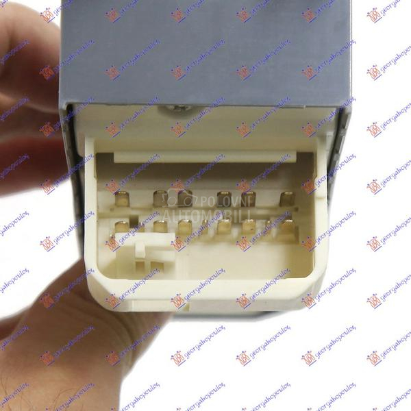 PREKIDAC U PREDNJIM VRATIMA (4