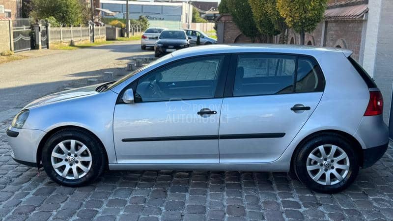 Volkswagen Golf 5 1.6