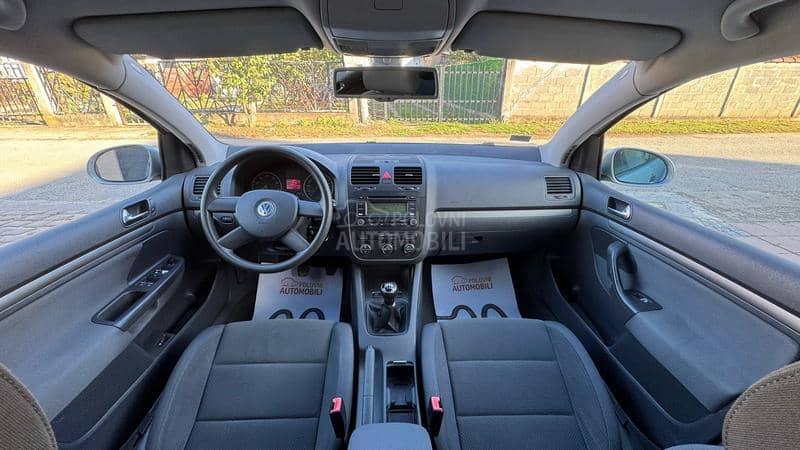 Volkswagen Golf 5 1.6