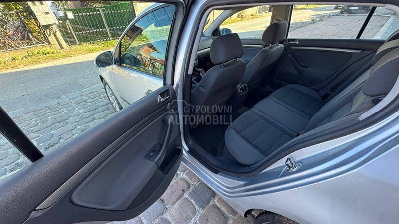 Volkswagen Golf 5 1.6