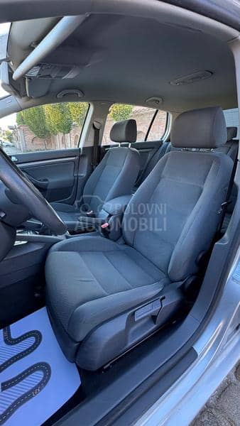 Volkswagen Golf 5 1.6