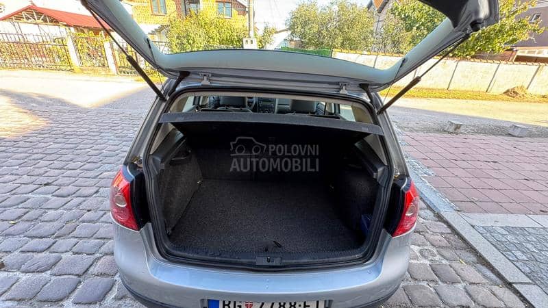 Volkswagen Golf 5 1.6