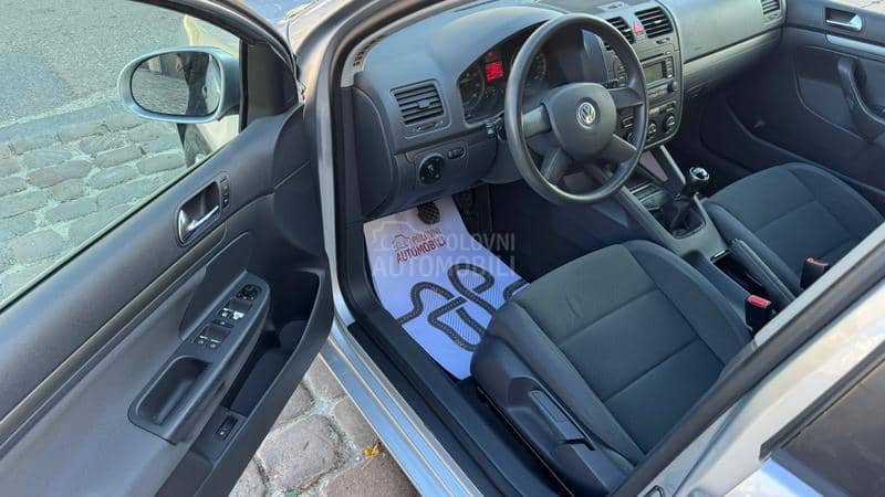 Volkswagen Golf 5 1.6