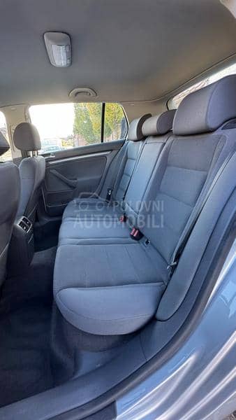 Volkswagen Golf 5 1.6