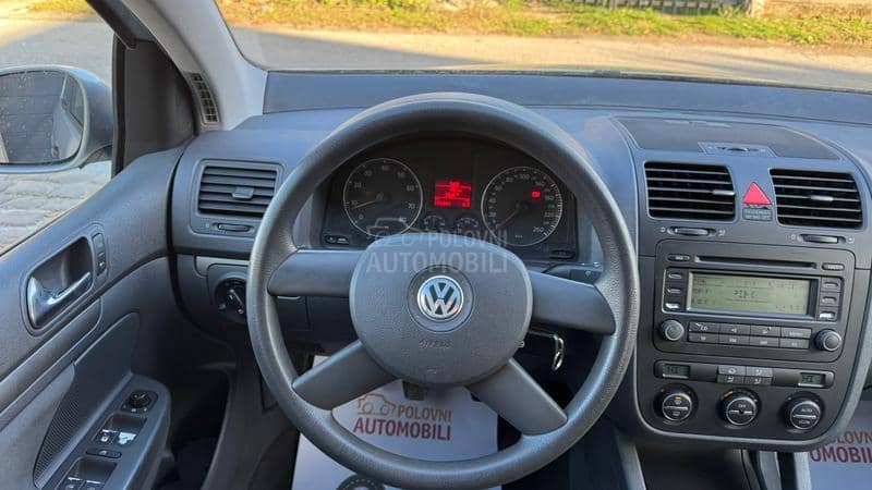Volkswagen Golf 5 1.6