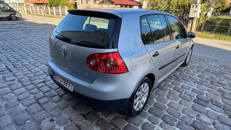 Volkswagen Golf 5 1.6