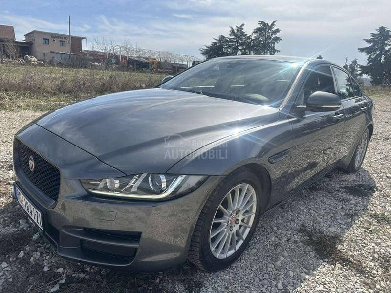 Jaguar XE tek r e g i s t