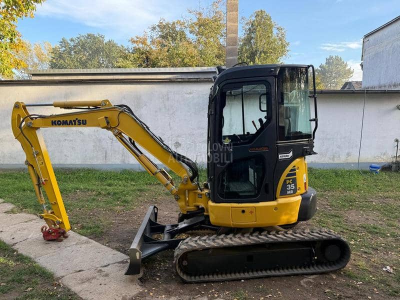 Komatsu PC35MR3