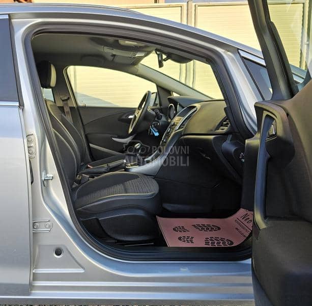 Opel Astra J 1.6 CDTi Cosmo