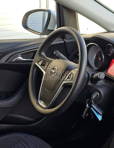 Opel Astra J 1.6 CDTi Cosmo