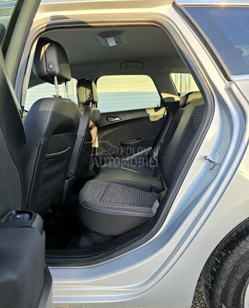 Opel Astra J 1.6 CDTi Cosmo