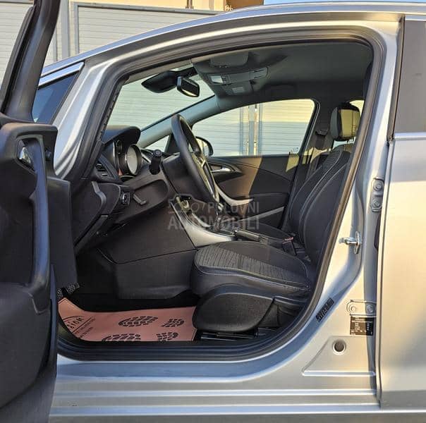 Opel Astra J 1.6 CDTi Cosmo