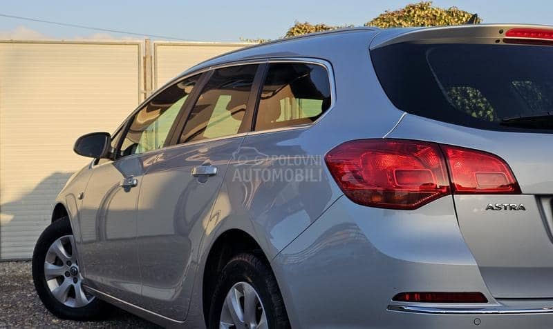 Opel Astra J 1.6 CDTi Cosmo