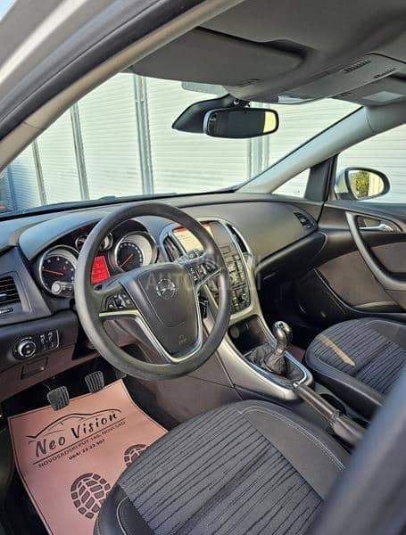 Opel Astra J 1.6 CDTi Cosmo