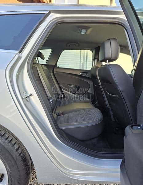 Opel Astra J 1.6 CDTi Cosmo