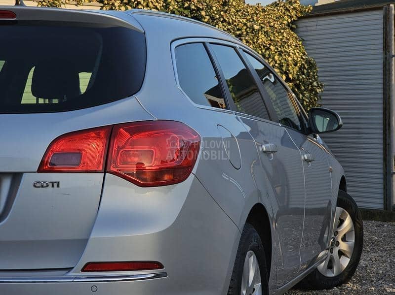 Opel Astra J 1.6 CDTi Cosmo