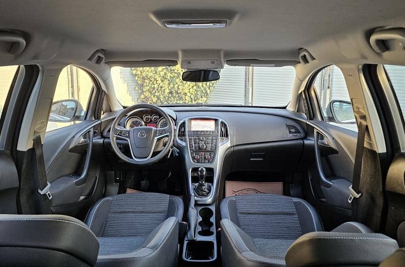 Opel Astra J 1.6 CDTi Cosmo