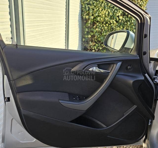 Opel Astra J 1.6 CDTi Cosmo