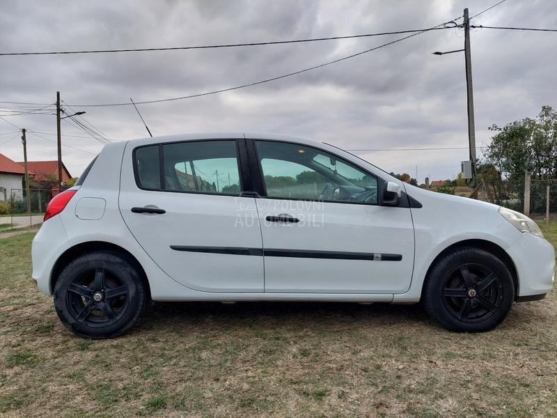 Renault Clio 1.2 16v Authentique