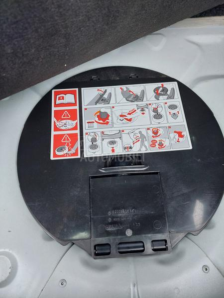 Renault Clio 1.2 16v Authentique