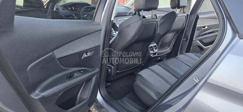 Peugeot 3008 1.6hdi allure t.o.p