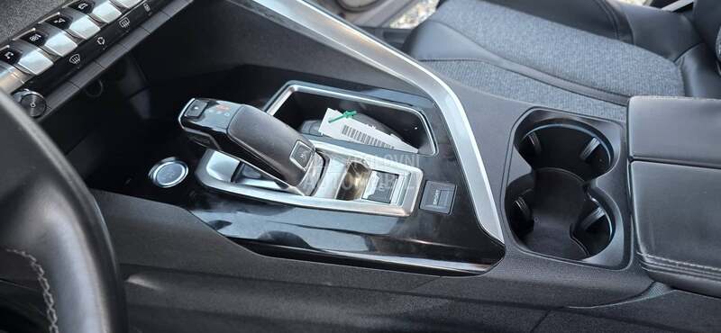 Peugeot 3008 1.6hdi allure t.o.p