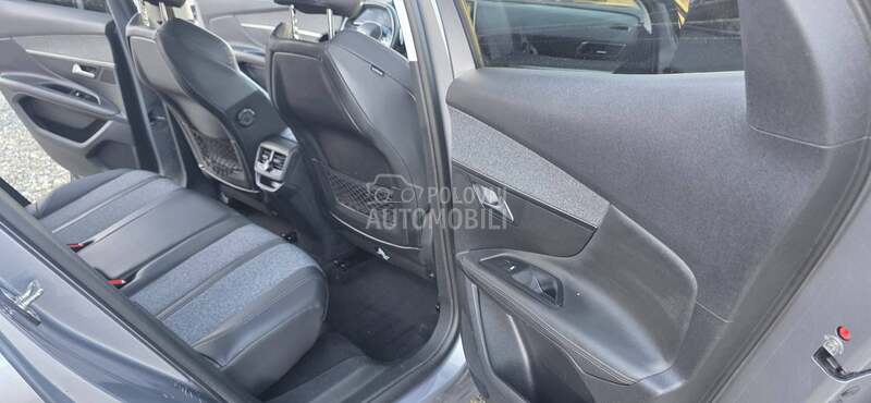 Peugeot 3008 1.6hdi allure t.o.p